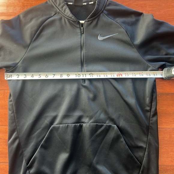 Nike mens black 1/2 Zip pullover size medium with Kangaroo pocket in front - Picture 7 of 9